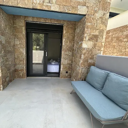 Homes 100m From