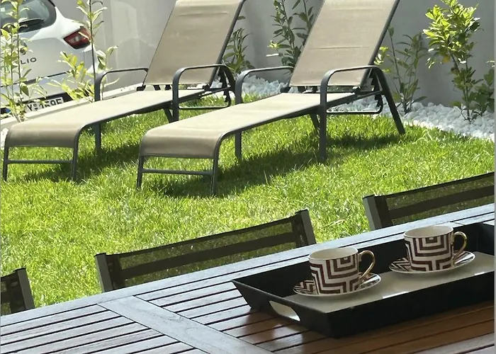 Homes 100m From * نيكيتي