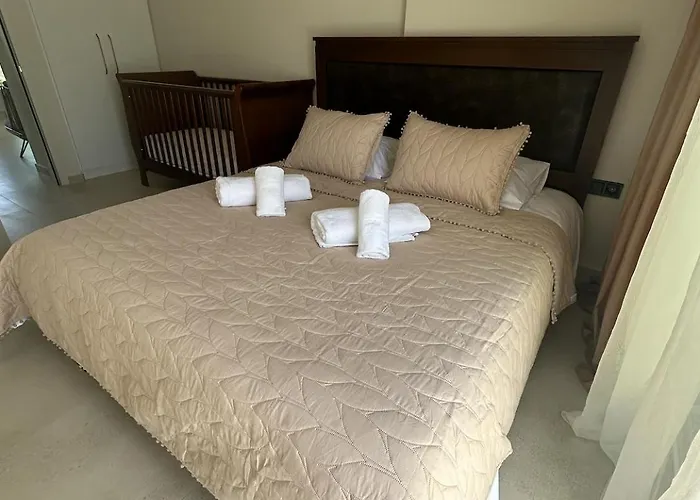 Homes 100m From * نيكيتي