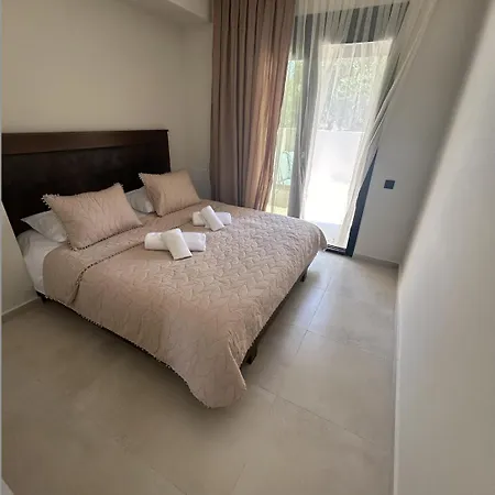 Homes 100m From דירה ניקיטי