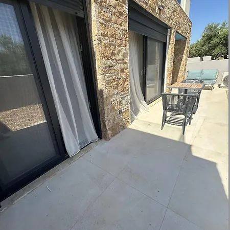 Homes 100m From דירה ניקיטי