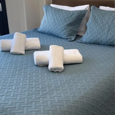 Homes 100m From דירה *