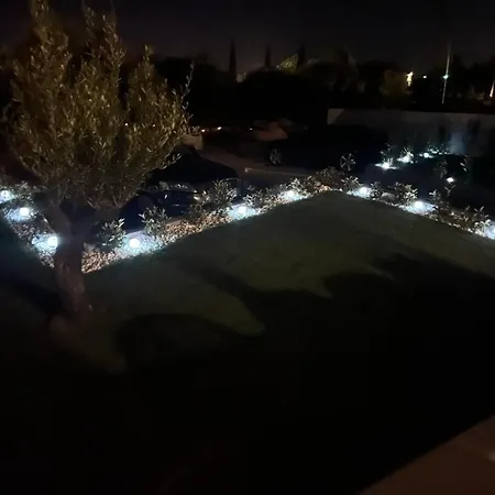 Homes 100m From דירה ניקיטי