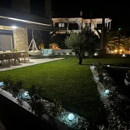 Διαμέρισμα Homes 100m From *