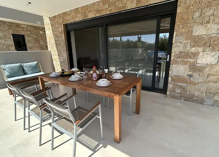 Homes 100m From Апартаменты Никити