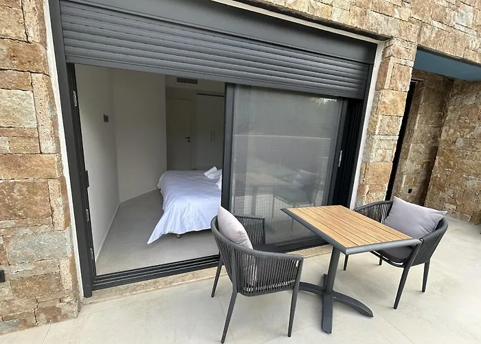 Homes 100m From * Никити