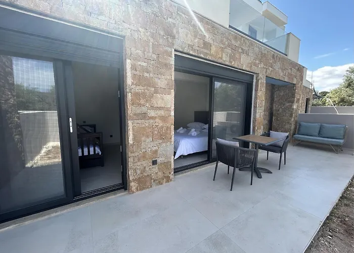 Homes 100m From * Никити