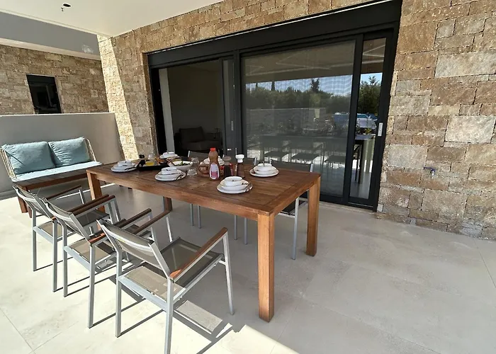 Homes 100m From Апартаменты Никити