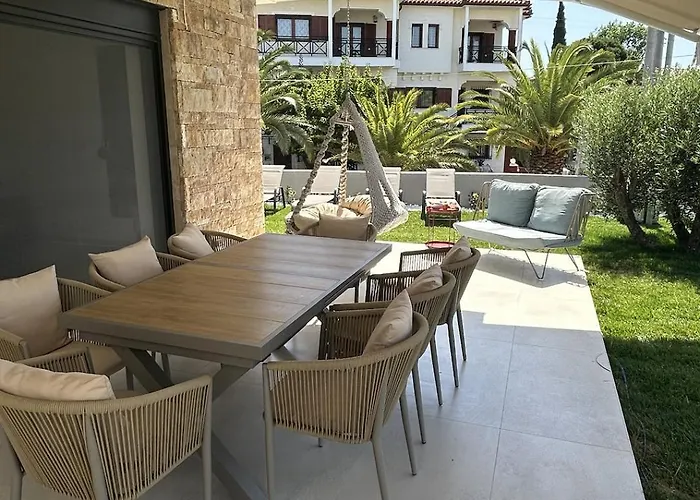 Апартаменты Homes 100m From